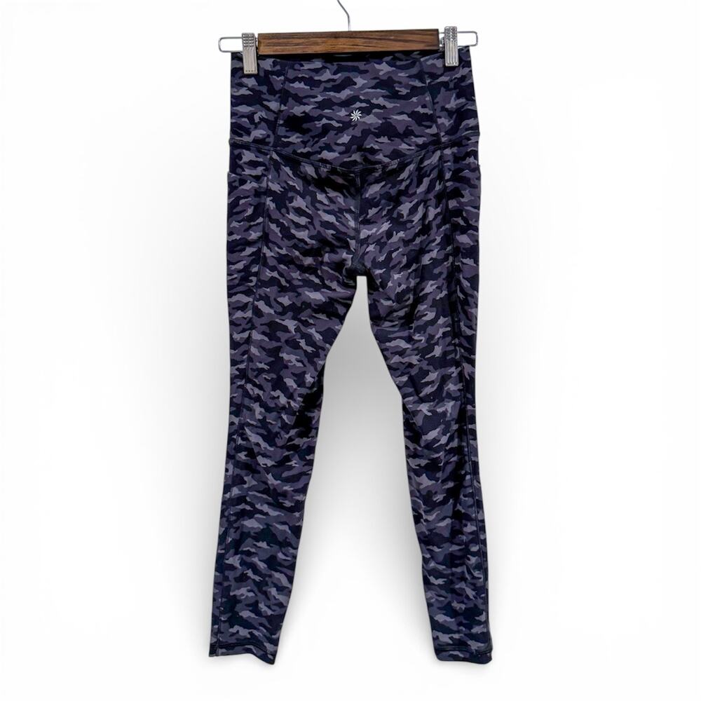 ATHLETA Salutation Stash 3/4 Capri Tight Black Gray Camo Print Small EUC - Picture 3 of 6